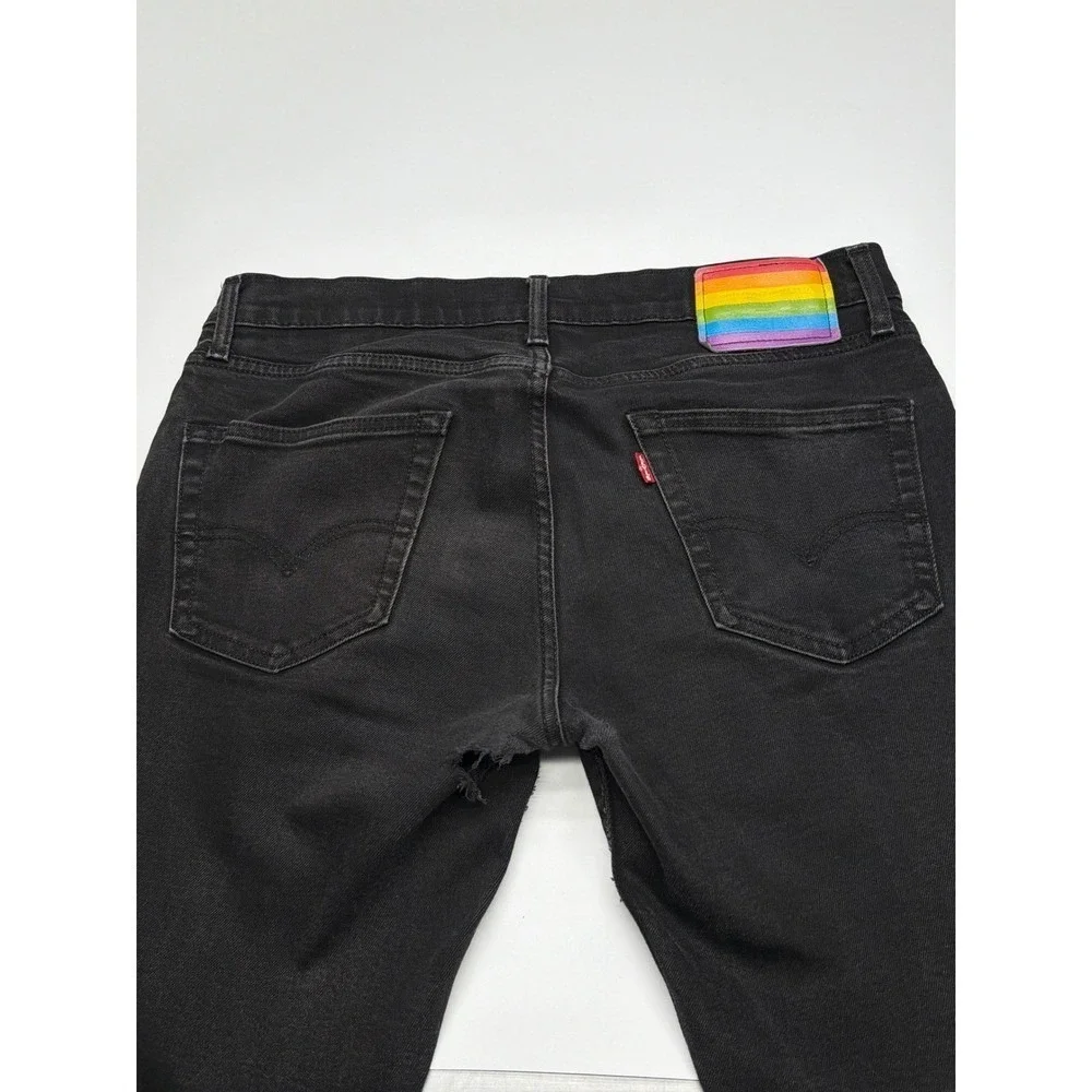 Levis own piece